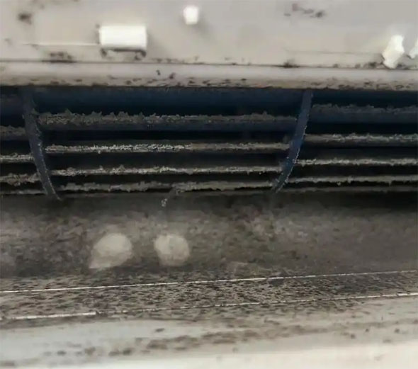 江宁空调吹的风有股烧焦味是怎么回事